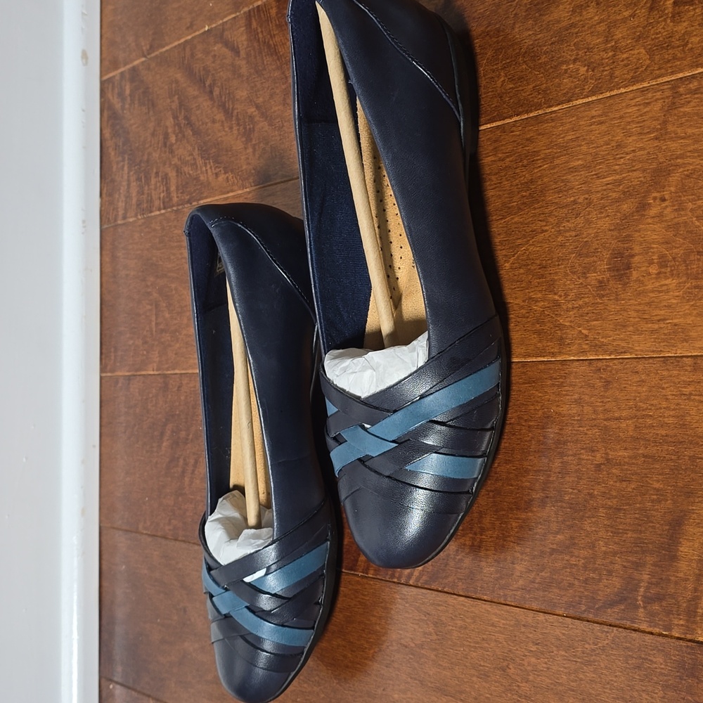 Clarks Sara Clover Navy Combination Leather Ballet Flats 6 NWT - Picture 7 of 11
